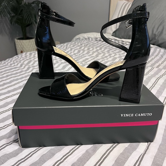 Vince Camuto black Sandals - Picture 1 of 4